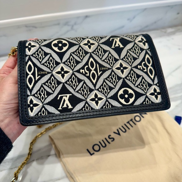 Authentic Louis Vuitton 1854 Dauphine Chain Wallet - Picture 2 of 6